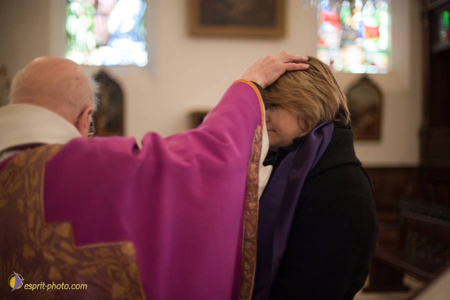 Nom de l'image : D30096580a_(c)Norbert-JUNG — Description :  Catéchumène à l'église de la Ferté Vidame - 3e étape